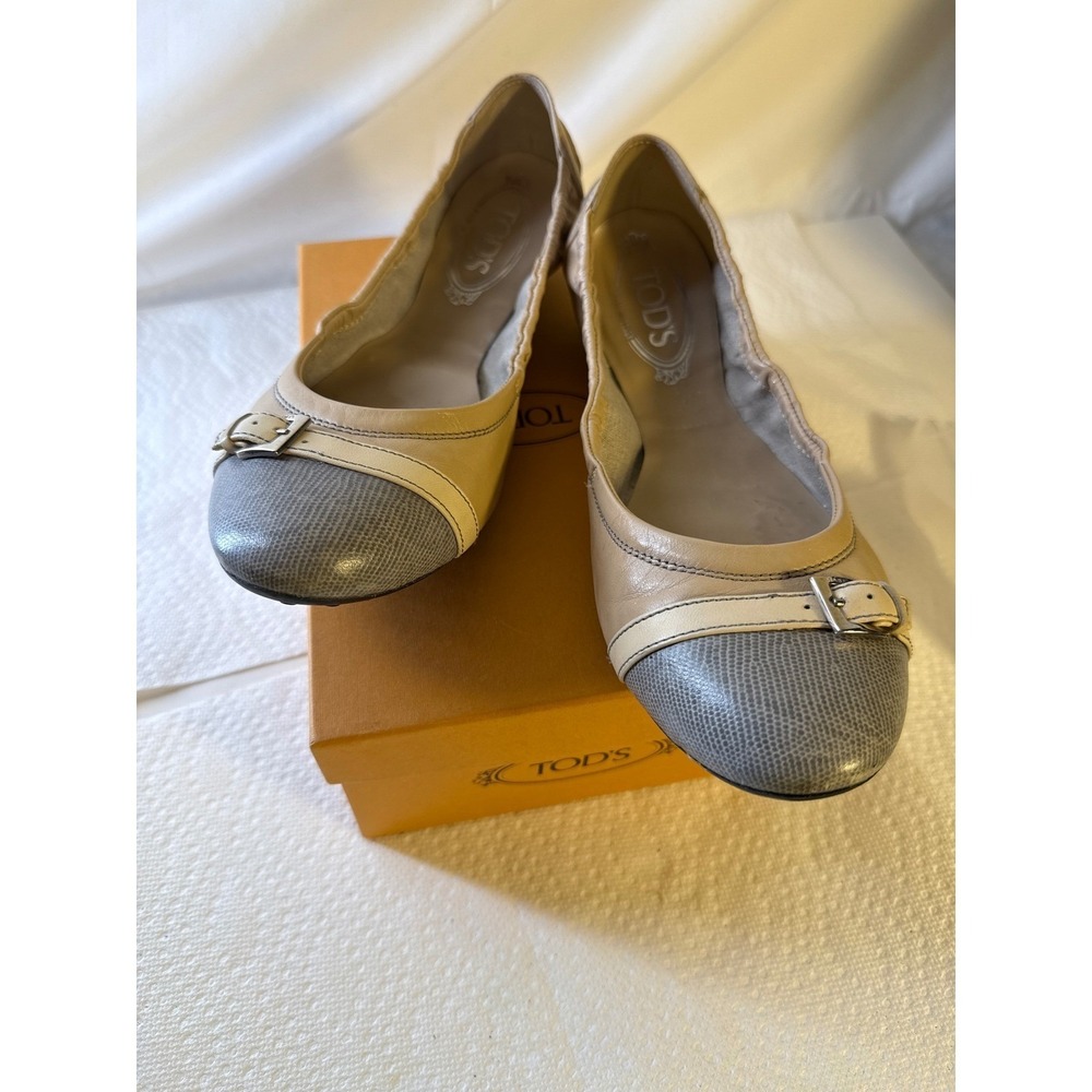 Tods Gommini Ballet Flats Tan Grey Leather Buckle Cap Toe Shoes Size 37